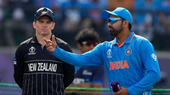 India win the toss and opt to bowl against New Zealand.